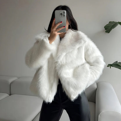 Chaqueta Plush Cómoda y Sofisticada
