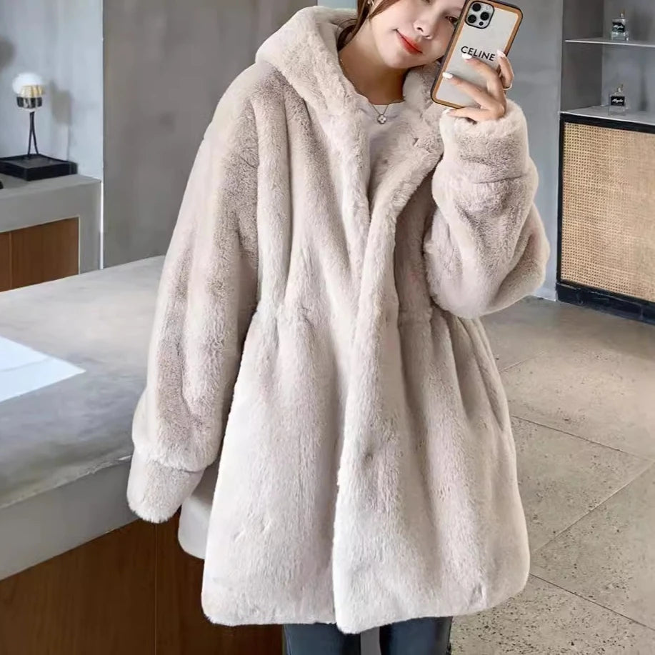 Abrigo Largo de Pelo Sintético con Capucha