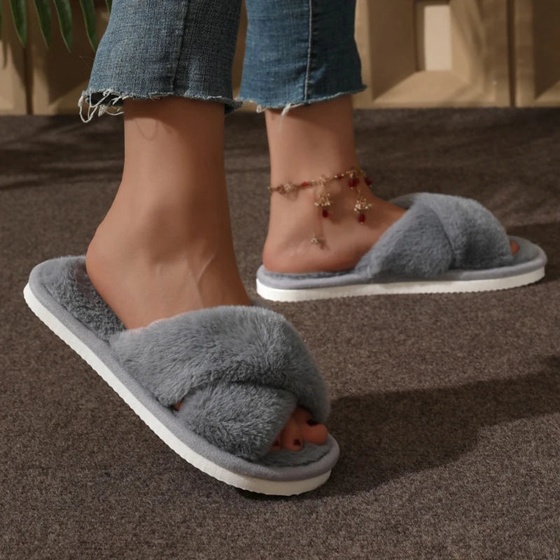 Pantuflas Cruzadas de Piel Suave