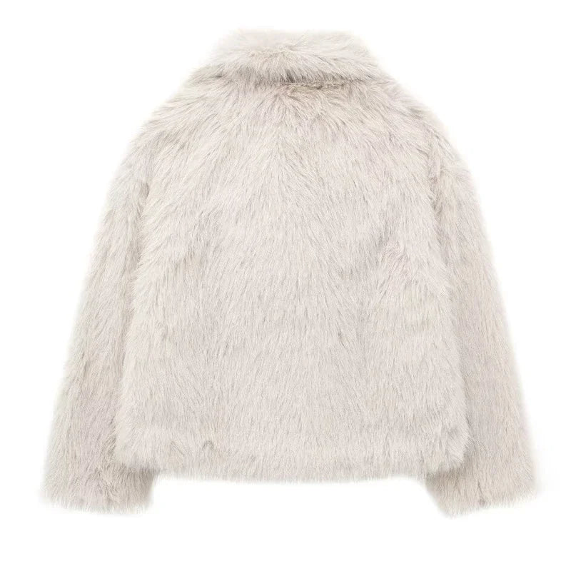 Chaqueta Plush Cómoda y Sofisticada
