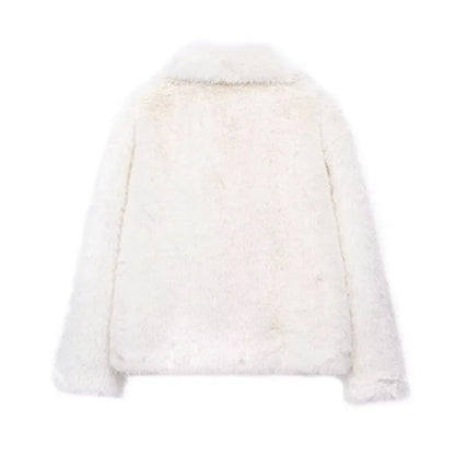 Chaqueta Plush Cómoda y Sofisticada