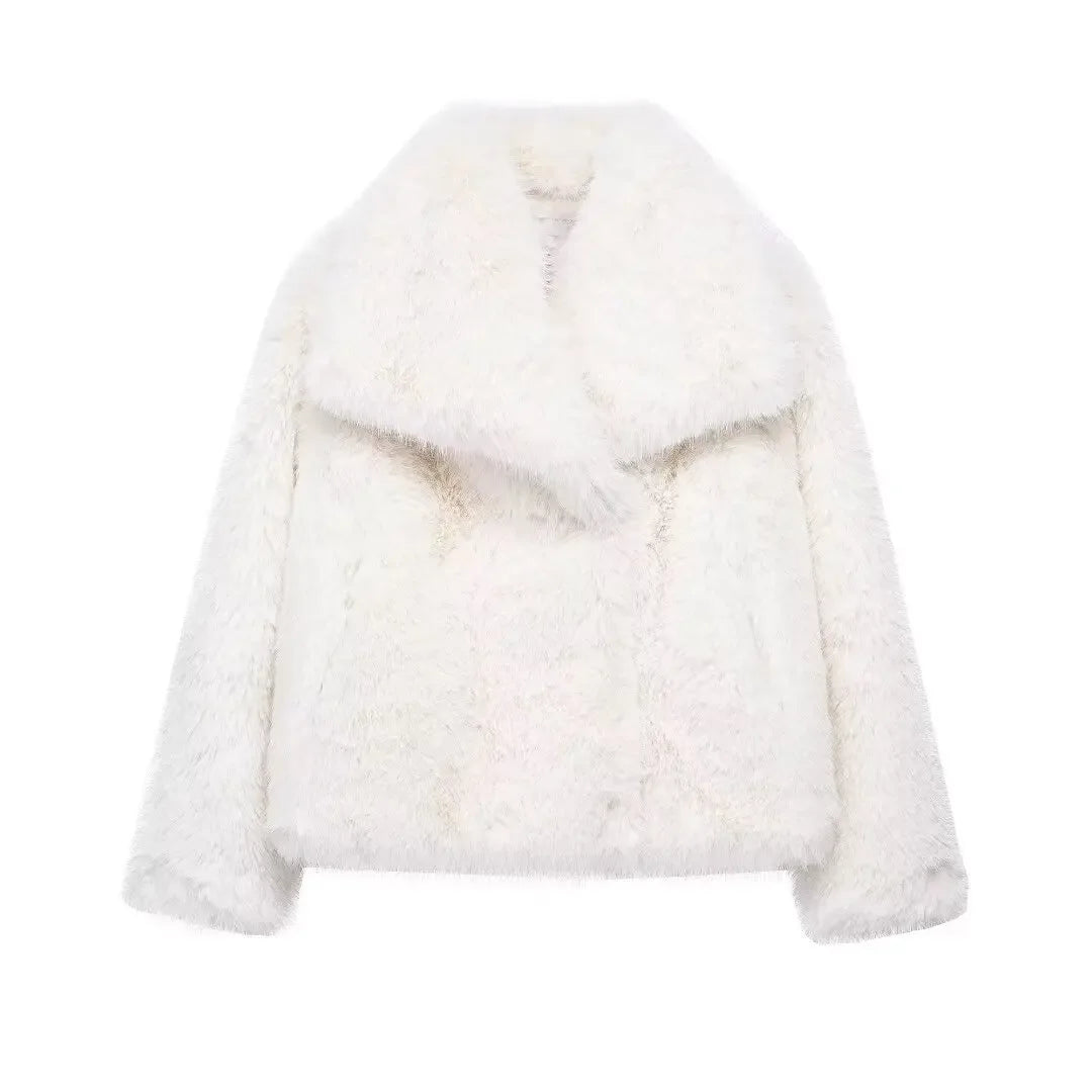 Chaqueta Plush Cómoda y Sofisticada
