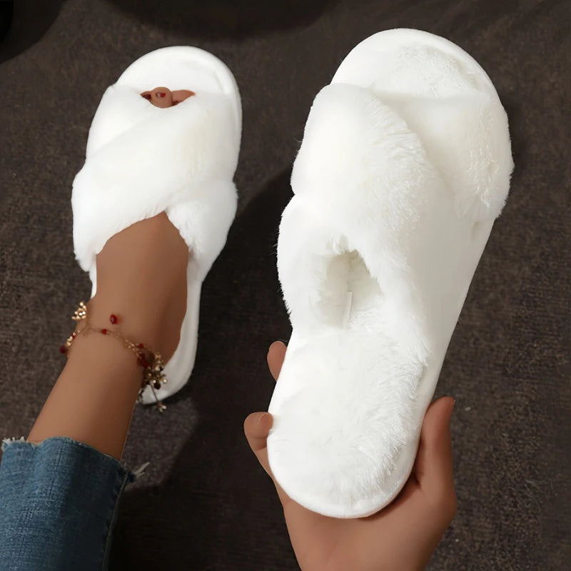 Pantuflas Cruzadas de Piel Suave